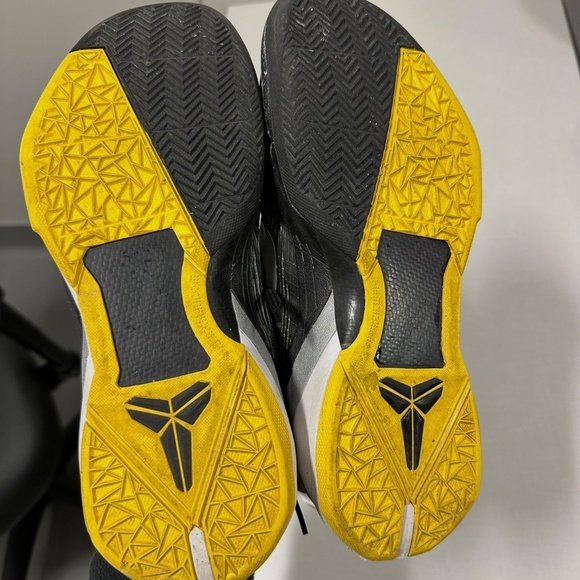 Kobe 7 Del Sol Size US 10.5 - Picture 4 of 6